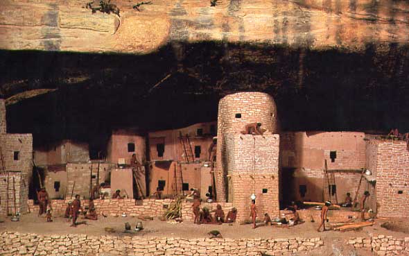 （メサバーデ国立公園）ここには世界でも有数の岩窟居住民の遺跡群があります。