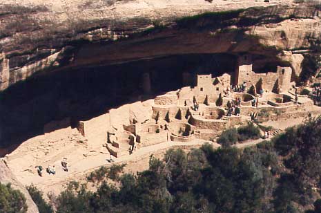 （メサバーデ国立公園）Cliff　Palace　は最大の遺跡群でもっとも有名です。